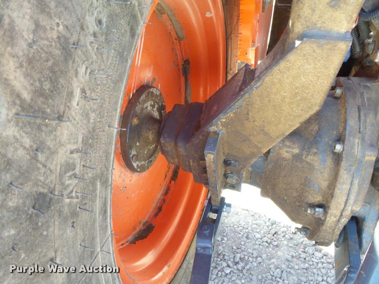 image for item DB2526 Kubota L4400 tractor