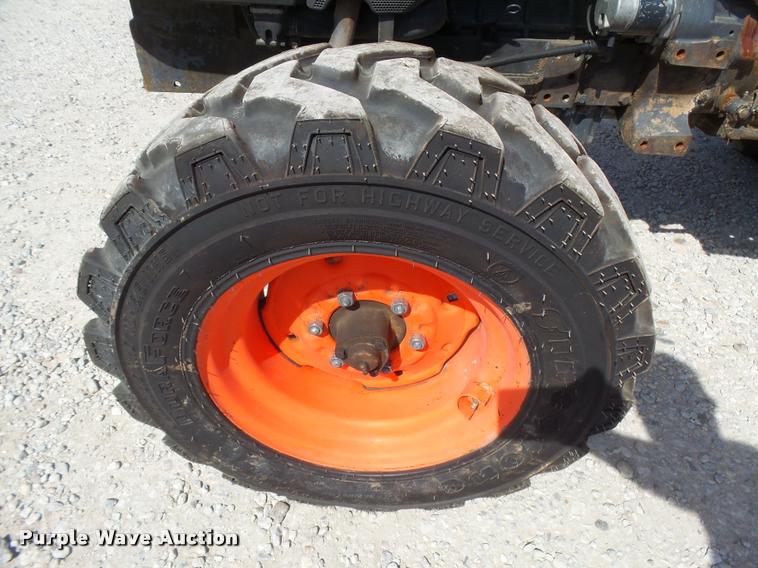image for item DB2526 Kubota L4400 tractor