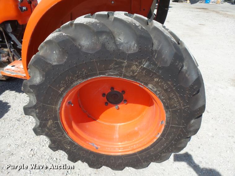image for item DB2526 Kubota L4400 tractor