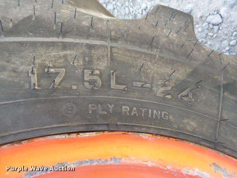 image for item DB2526 Kubota L4400 tractor