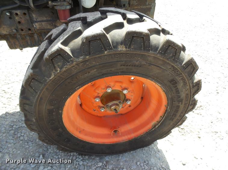 image for item DB2526 Kubota L4400 tractor