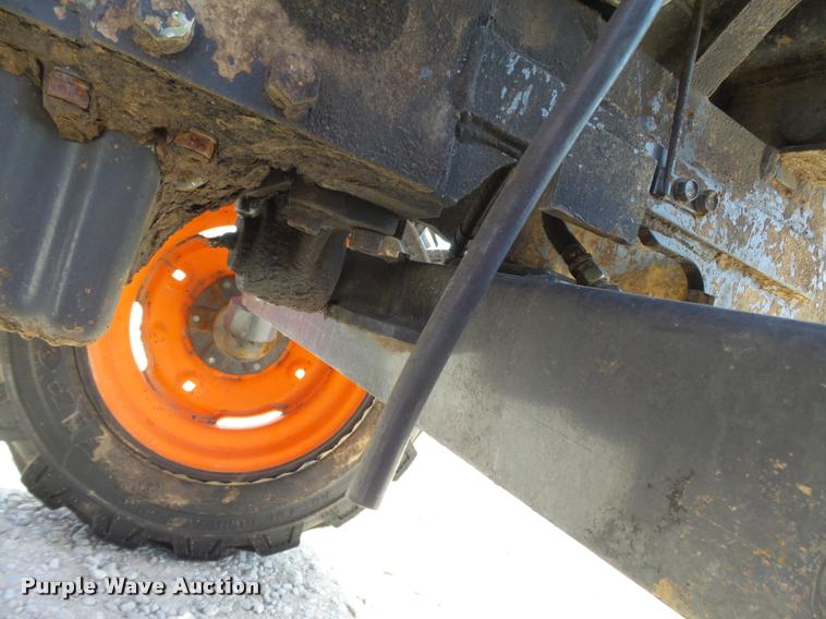 image for item DB2526 Kubota L4400 tractor