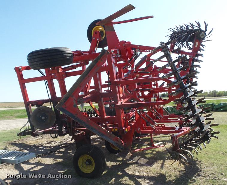 image for item DB2532 2014 Sunflower 3392-52 9X6 sweep plow