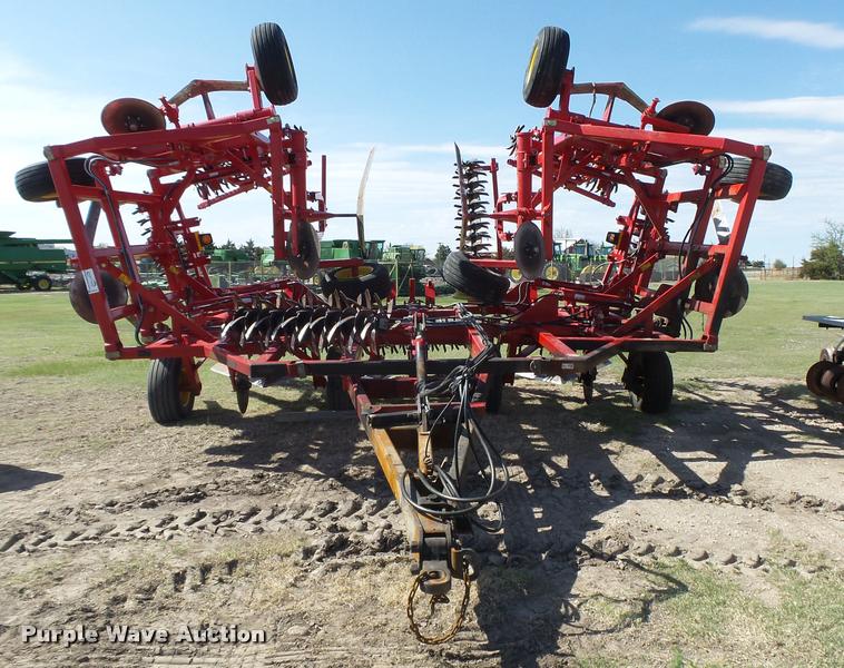 image for item DB2532 2014 Sunflower 3392-52 9X6 sweep plow