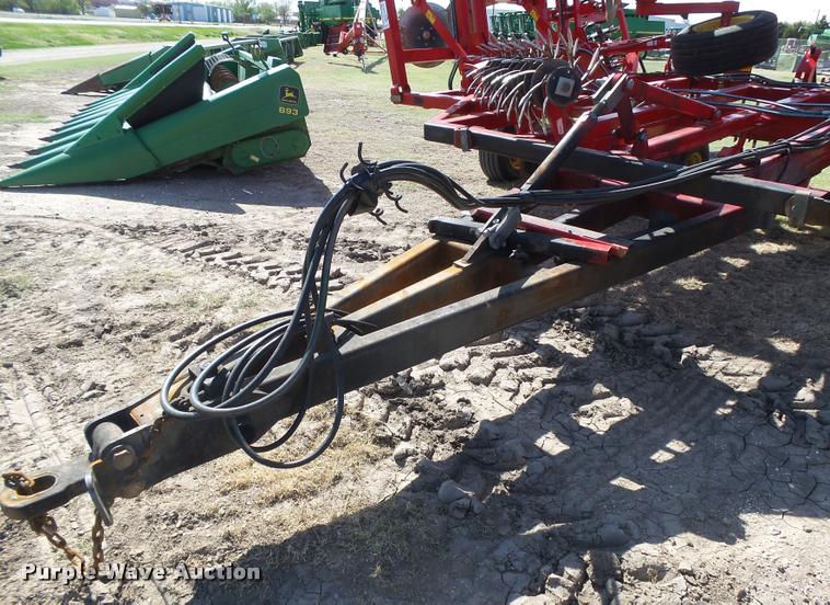 image for item DB2532 2014 Sunflower 3392-52 9X6 sweep plow
