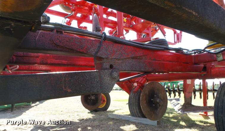 image for item DB2532 2014 Sunflower 3392-52 9X6 sweep plow