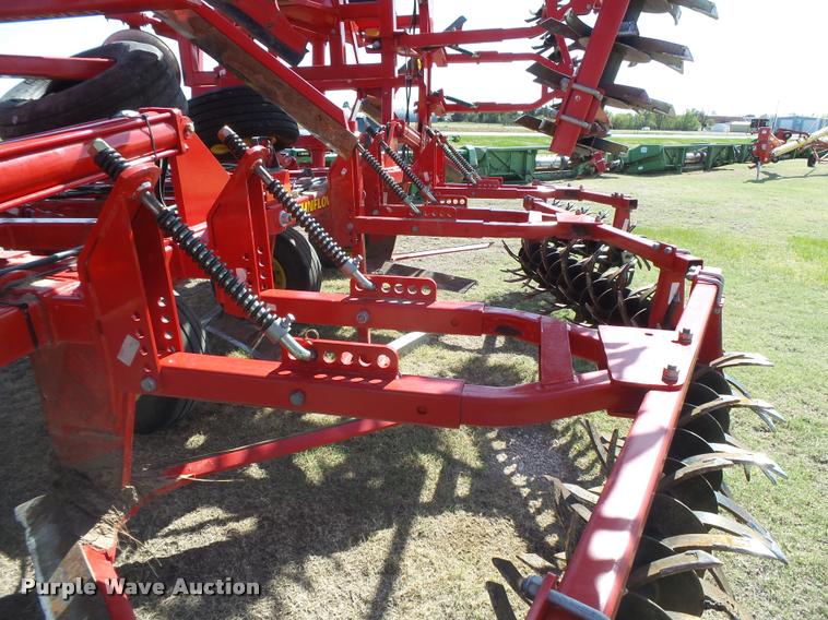 image for item DB2532 2014 Sunflower 3392-52 9X6 sweep plow