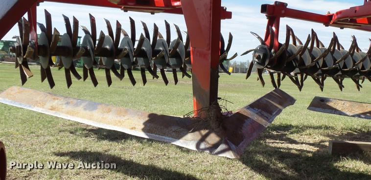 image for item DB2532 2014 Sunflower 3392-52 9X6 sweep plow