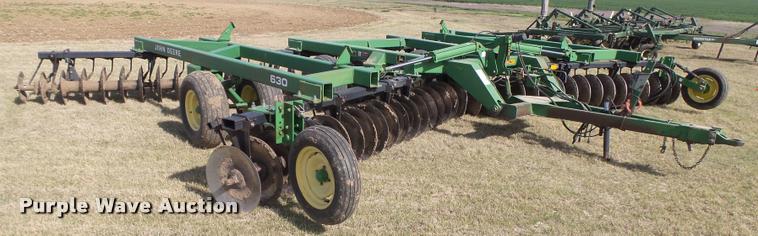 image for item DB2534 John Deere 630 tandem disk