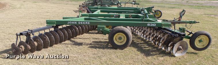 image for item DB2534 John Deere 630 tandem disk