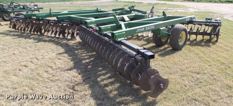 image for item DB2534 John Deere 630 tandem disk