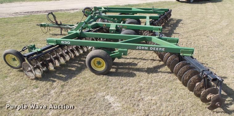 image for item DB2534 John Deere 630 tandem disk