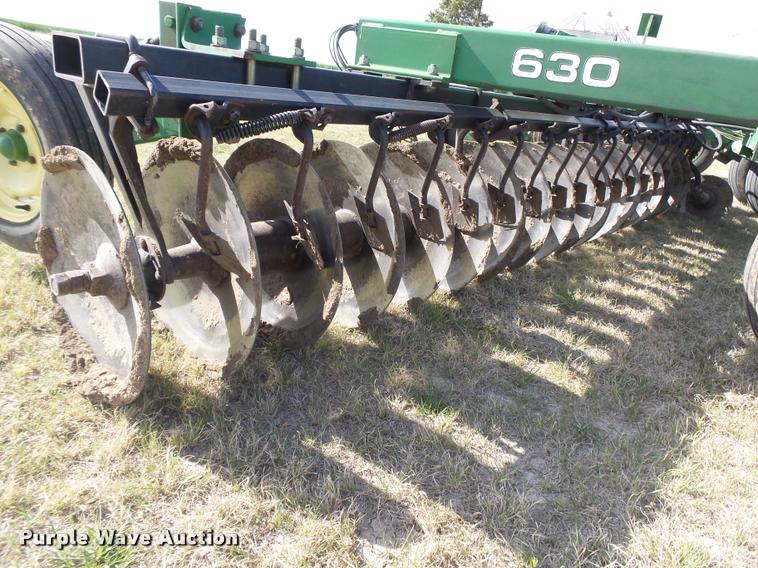 image for item DB2534 John Deere 630 tandem disk