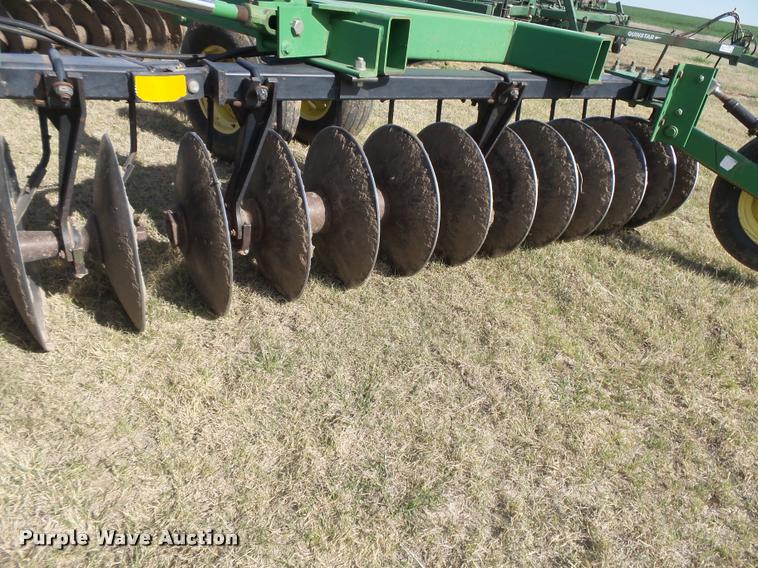 image for item DB2534 John Deere 630 tandem disk