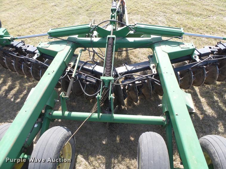 image for item DB2534 John Deere 630 tandem disk