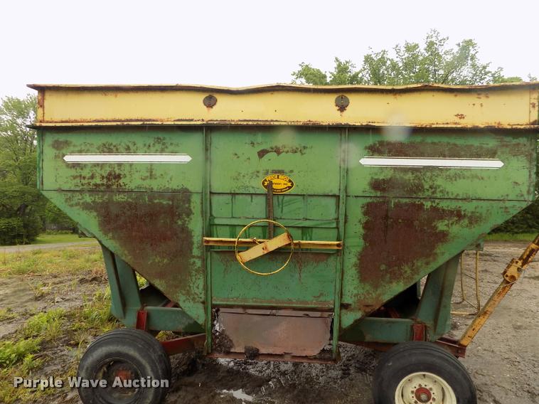 image for item DC7230 Demco GF-250 gravity wagon