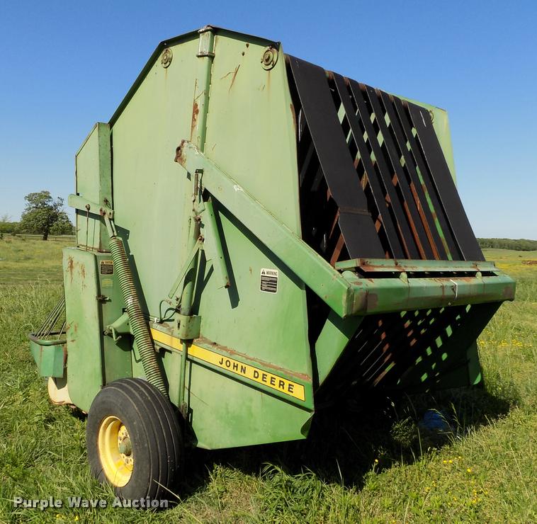 image for item DC7240 John Deere 510 round baler