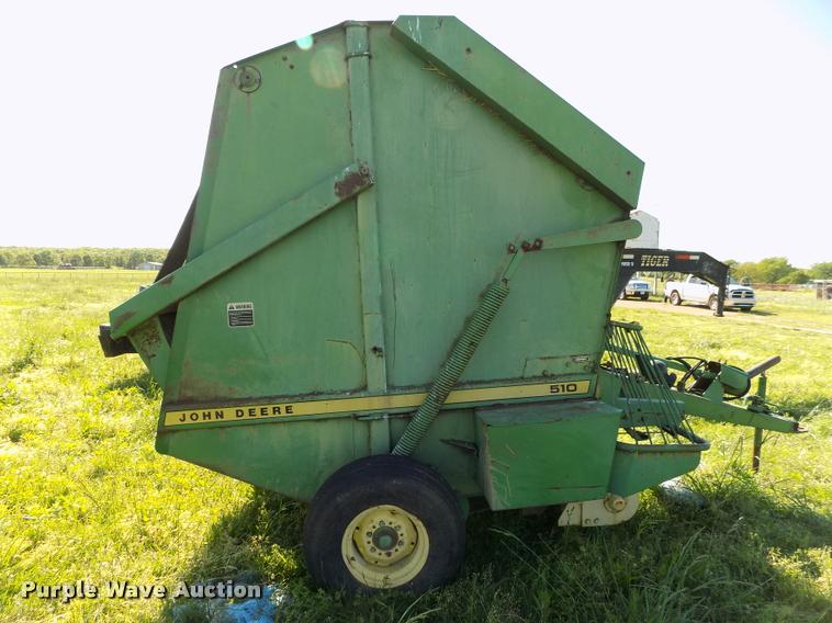 image for item DC7240 John Deere 510 round baler
