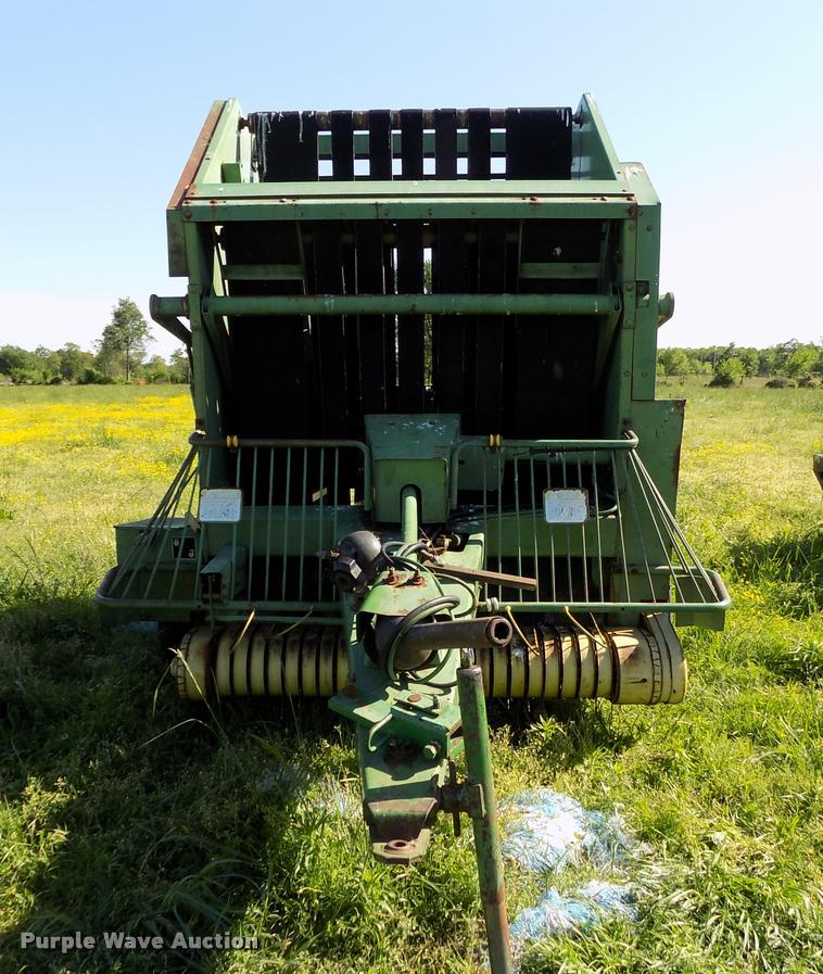 image for item DC7240 John Deere 510 round baler