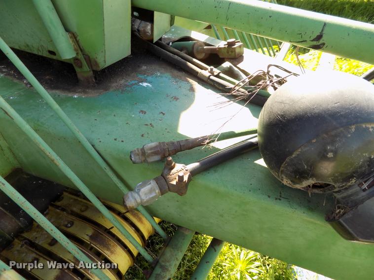 image for item DC7240 John Deere 510 round baler