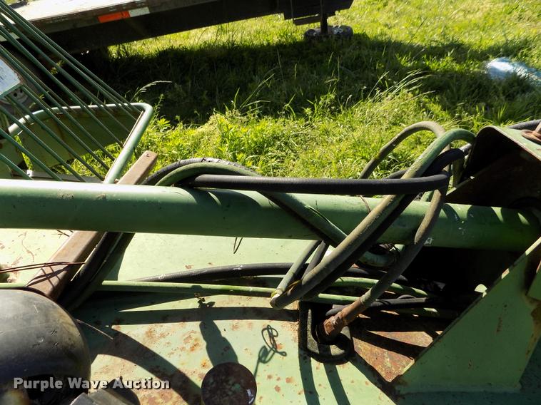 image for item DC7240 John Deere 510 round baler