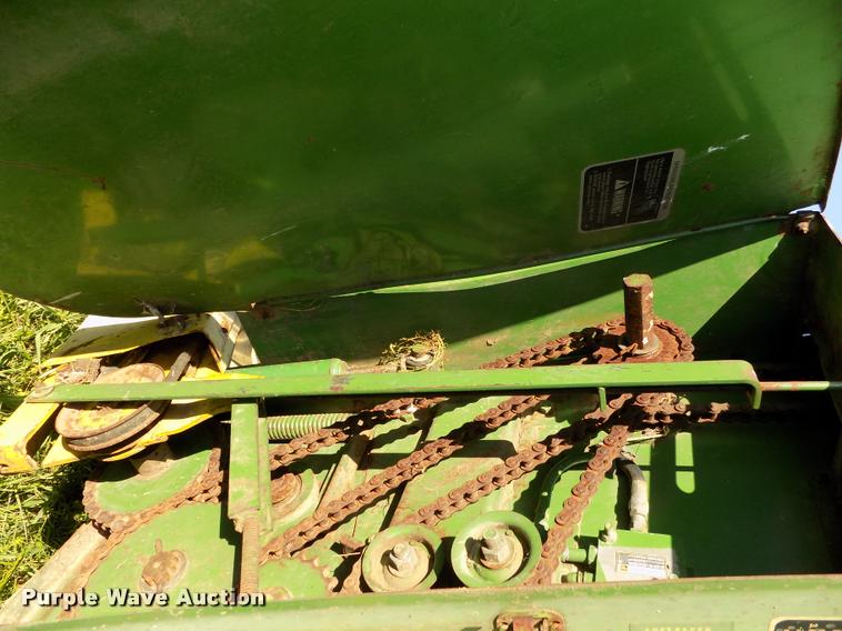 image for item DC7240 John Deere 510 round baler