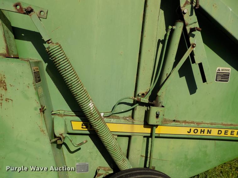 image for item DC7240 John Deere 510 round baler
