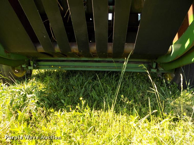 image for item DC7240 John Deere 510 round baler