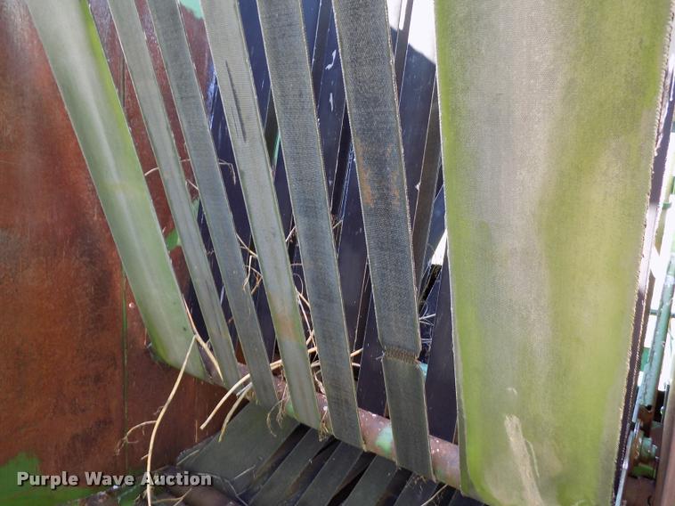 image for item DC7240 John Deere 510 round baler