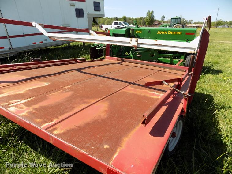 image for item DC7244 Hoelscher 1000 bale accumulator