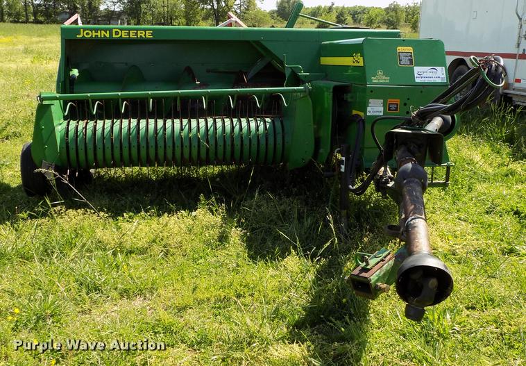 image for item DC7245 John Deere 348W square baler