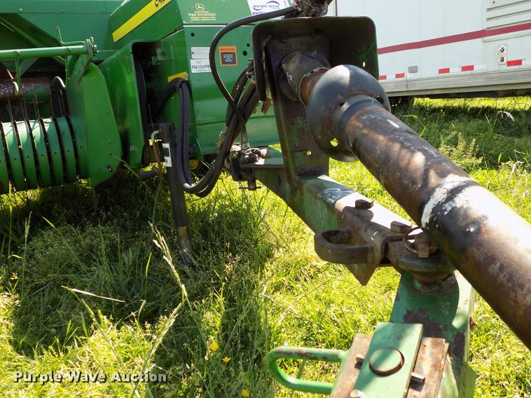 image for item DC7245 John Deere 348W square baler