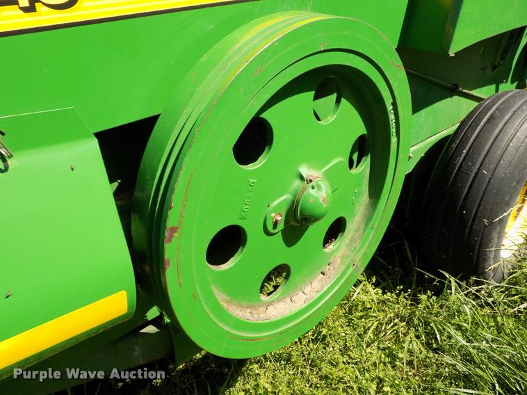 image for item DC7245 John Deere 348W square baler