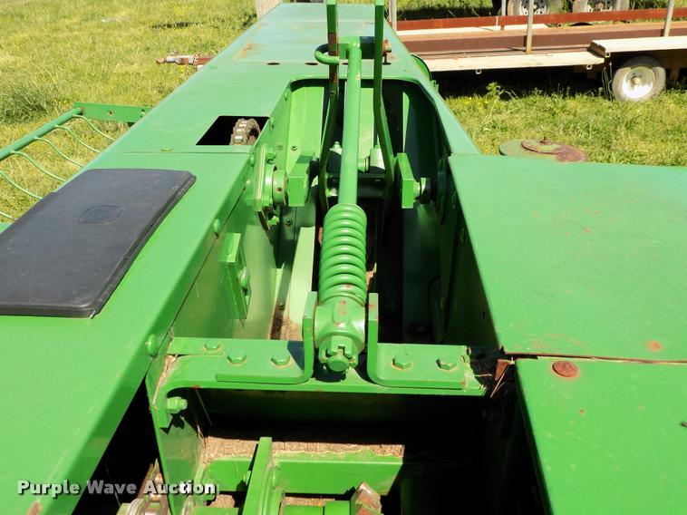 image for item DC7245 John Deere 348W square baler