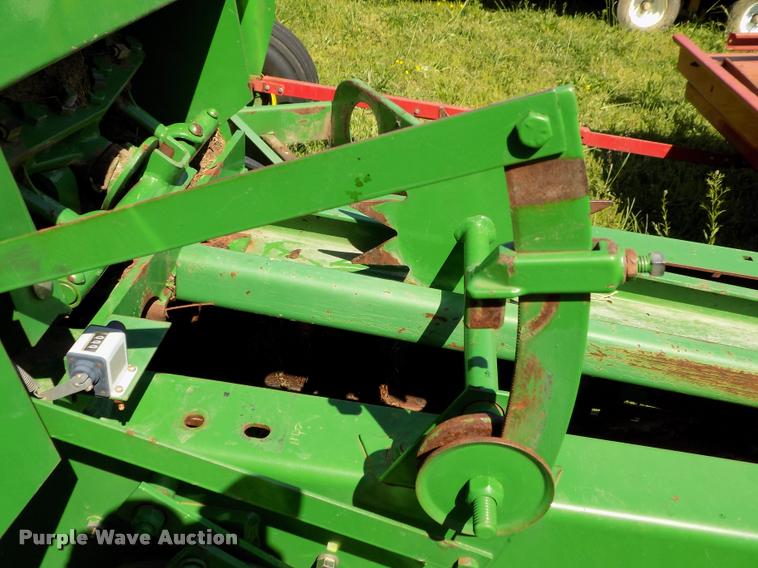image for item DC7245 John Deere 348W square baler