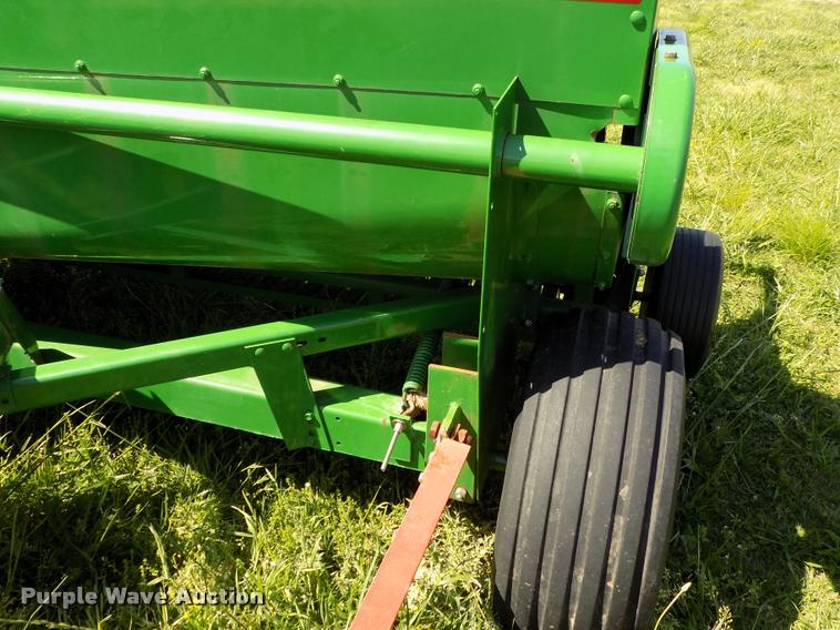 image for item DC7245 John Deere 348W square baler