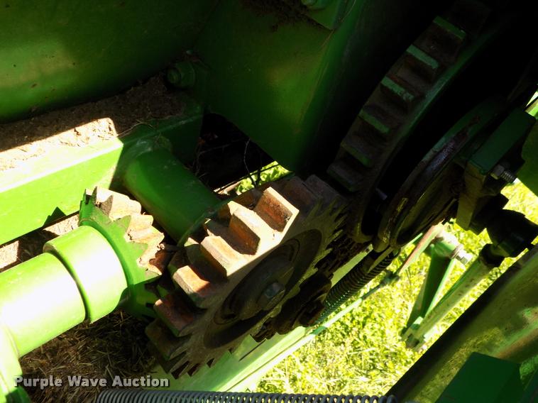 image for item DC7245 John Deere 348W square baler