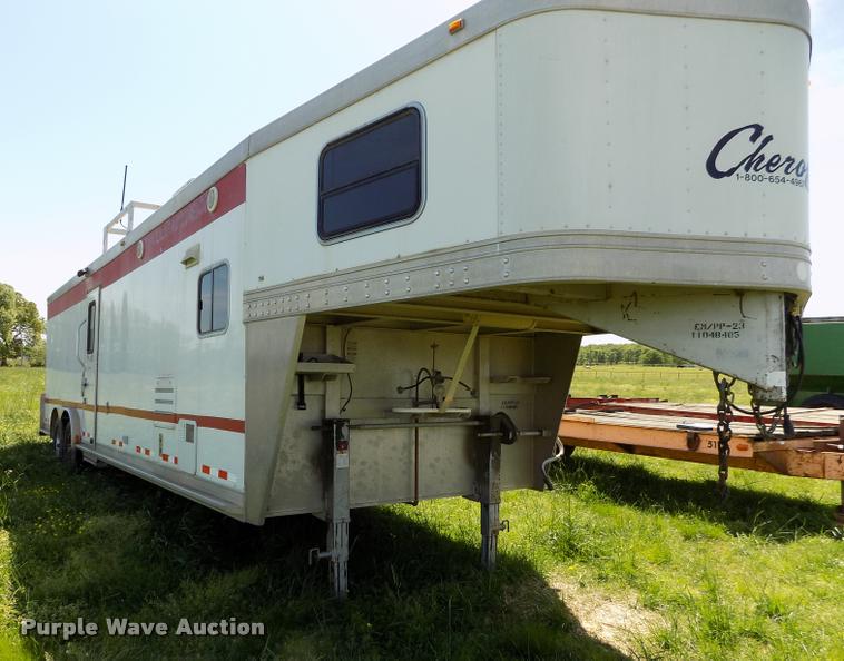 image for item DC7246 2007 Welchel enclosed trailer