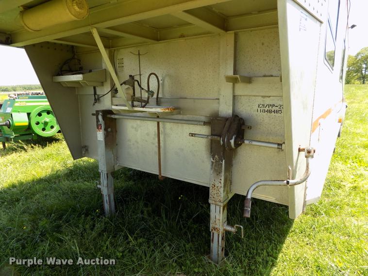 image for item DC7246 2007 Welchel enclosed trailer