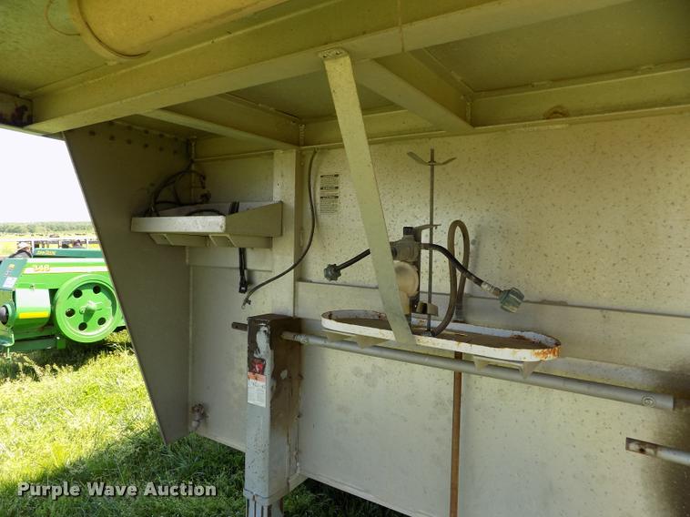 image for item DC7246 2007 Welchel enclosed trailer