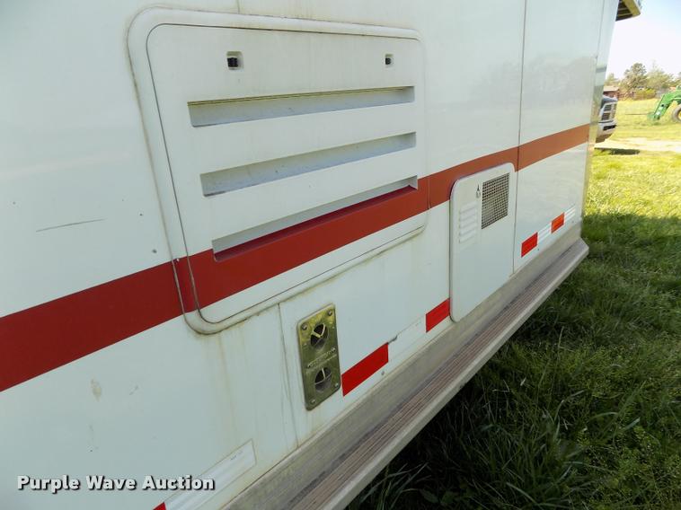 image for item DC7246 2007 Welchel enclosed trailer