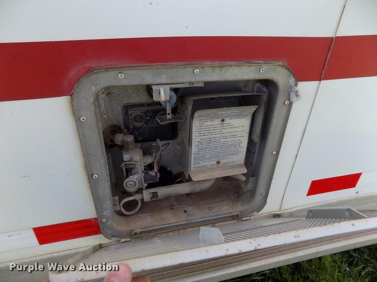 image for item DC7246 2007 Welchel enclosed trailer