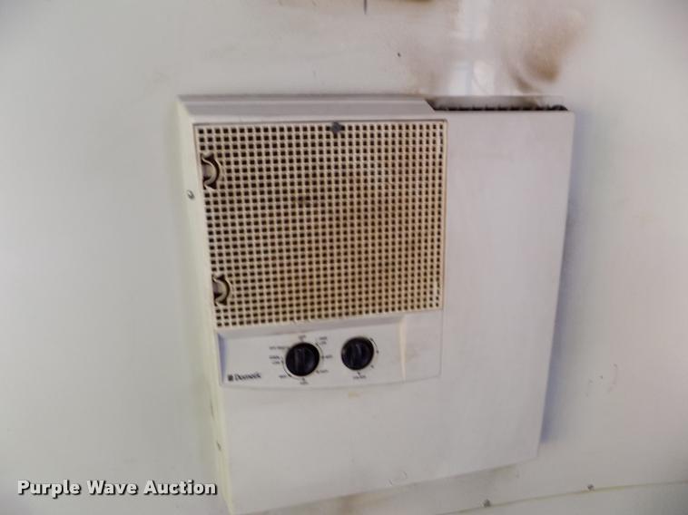 image for item DC7246 2007 Welchel enclosed trailer