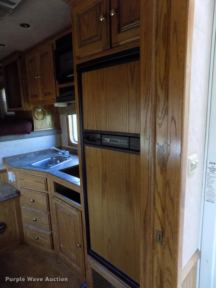 image for item DC7246 2007 Welchel enclosed trailer