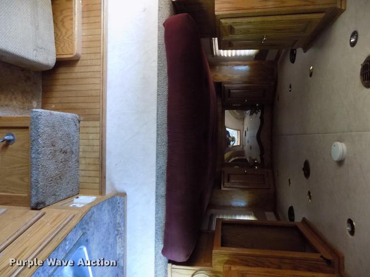 image for item DC7246 2007 Welchel enclosed trailer