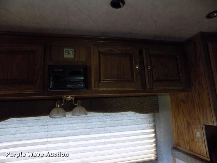 image for item DC7246 2007 Welchel enclosed trailer