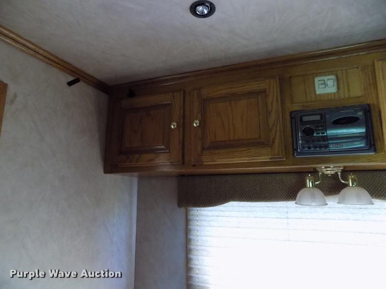 image for item DC7246 2007 Welchel enclosed trailer