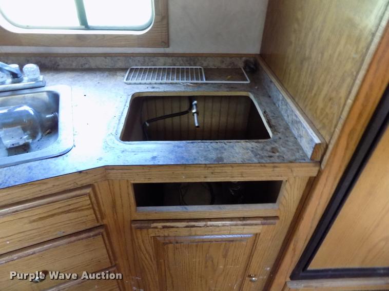 image for item DC7246 2007 Welchel enclosed trailer