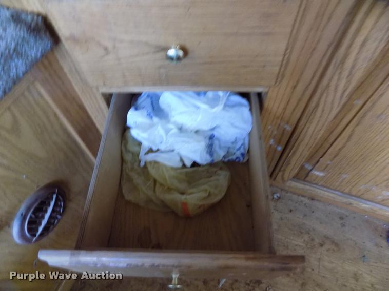 image for item DC7246 2007 Welchel enclosed trailer