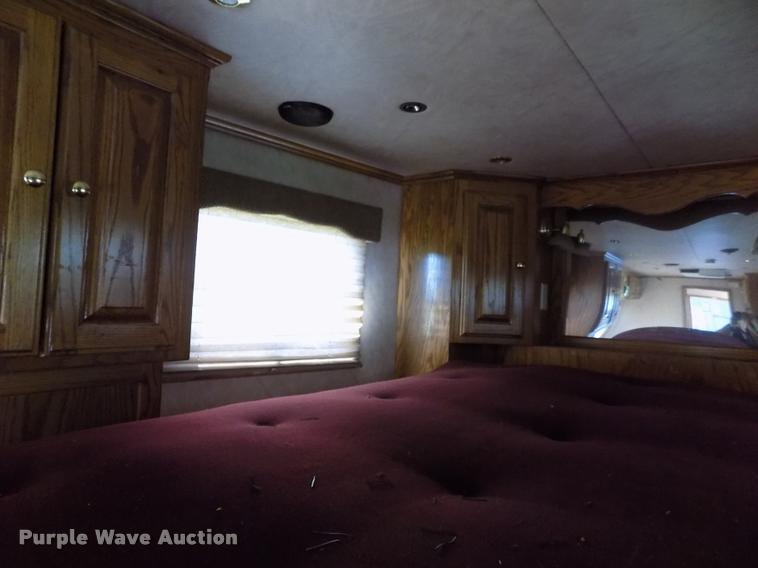 image for item DC7246 2007 Welchel enclosed trailer